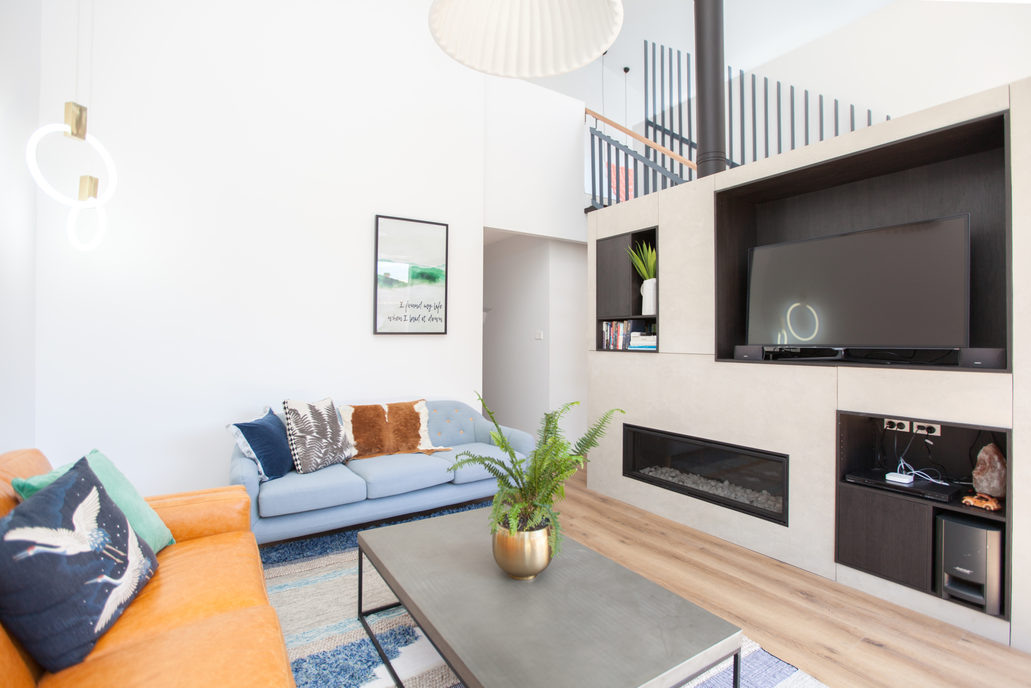 Ava Dec 2017 10 RGB 300dpi