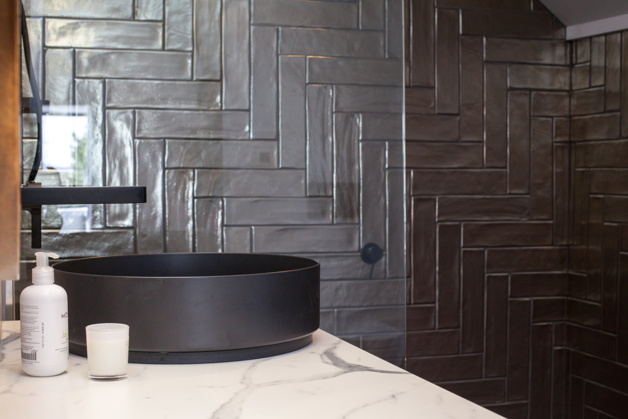 Ava Dec 2017 16 RGB 300dpi