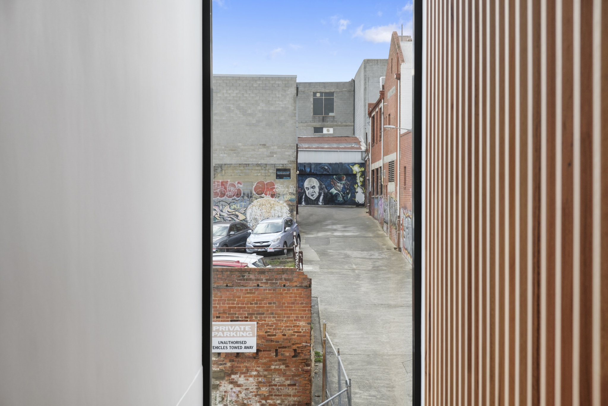 006 Open2view ID626024 1 177 Liverpool Street