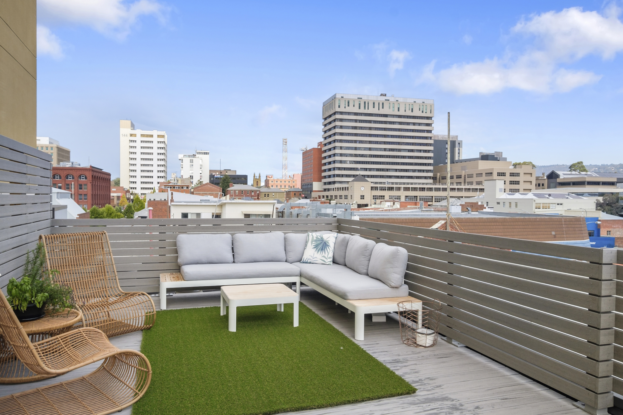 026 Open2view ID626024 1 177 Liverpool Street