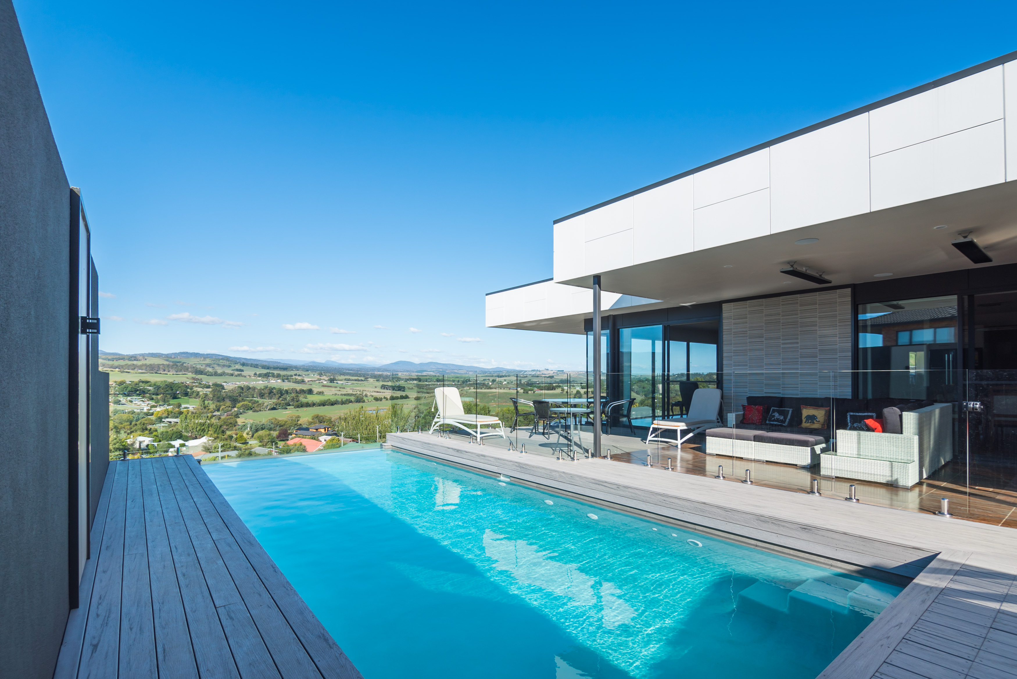 Bush House S Group HD007