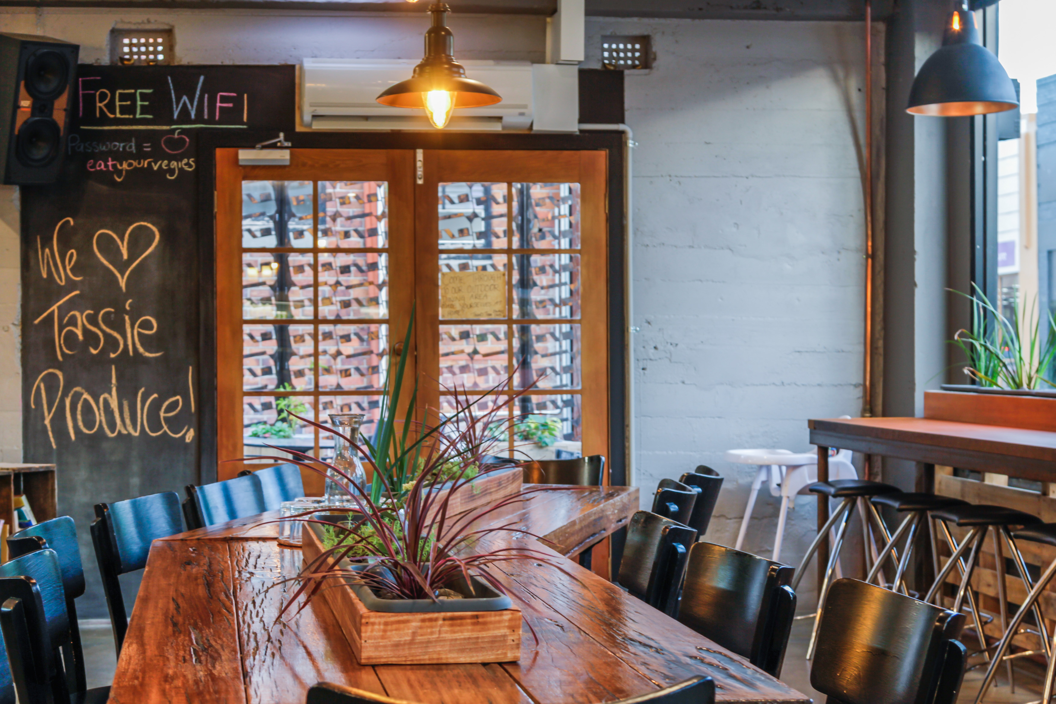 Earthy Eats S Group HD022