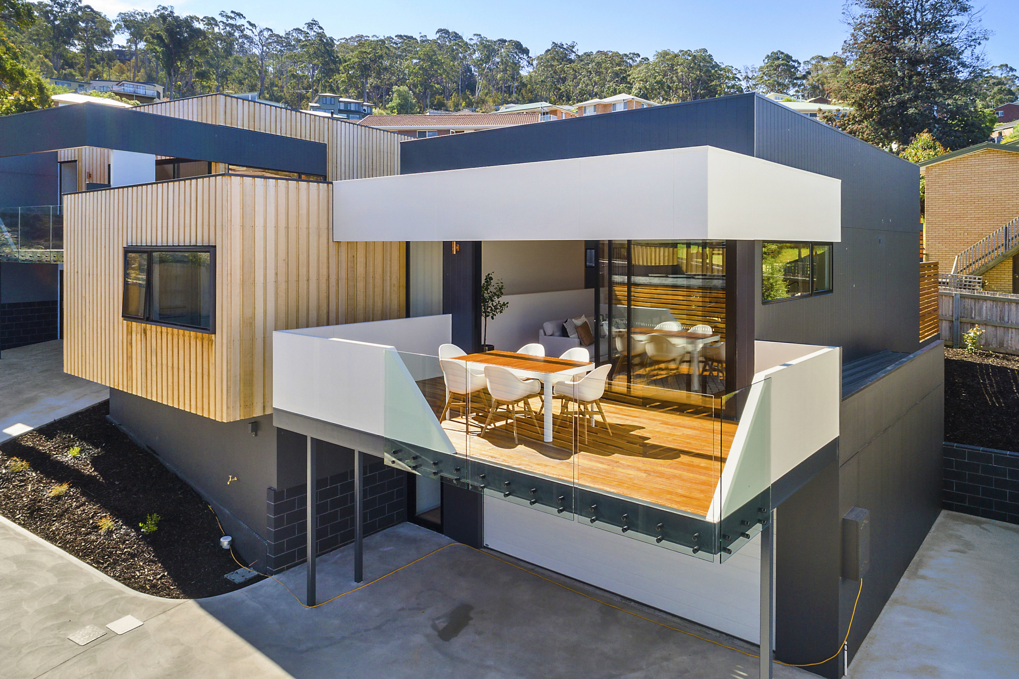 Hillside Drive RGB 300dpi 32