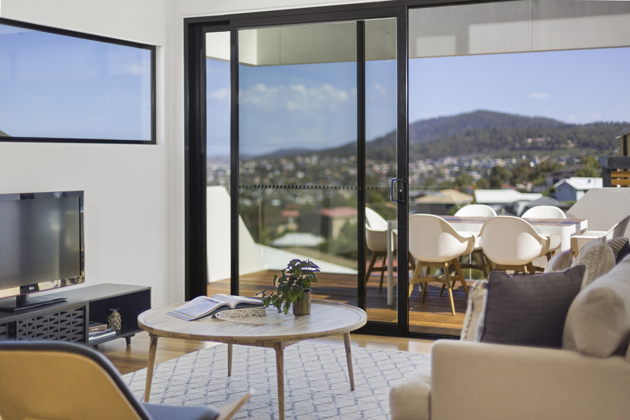 Hillside Drive RGB 300dpi 47