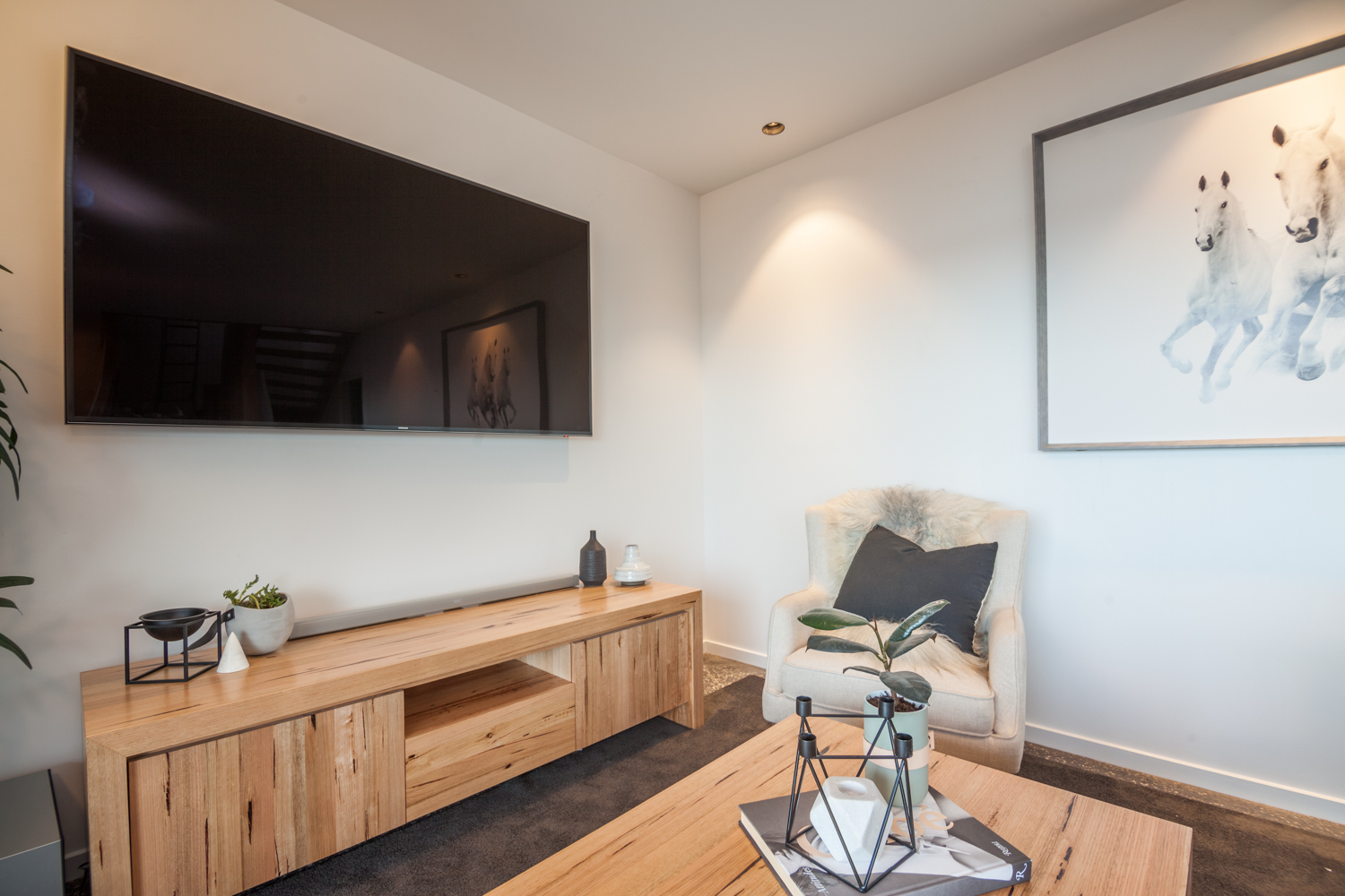 Rumpus Loveshack S Group HD 003