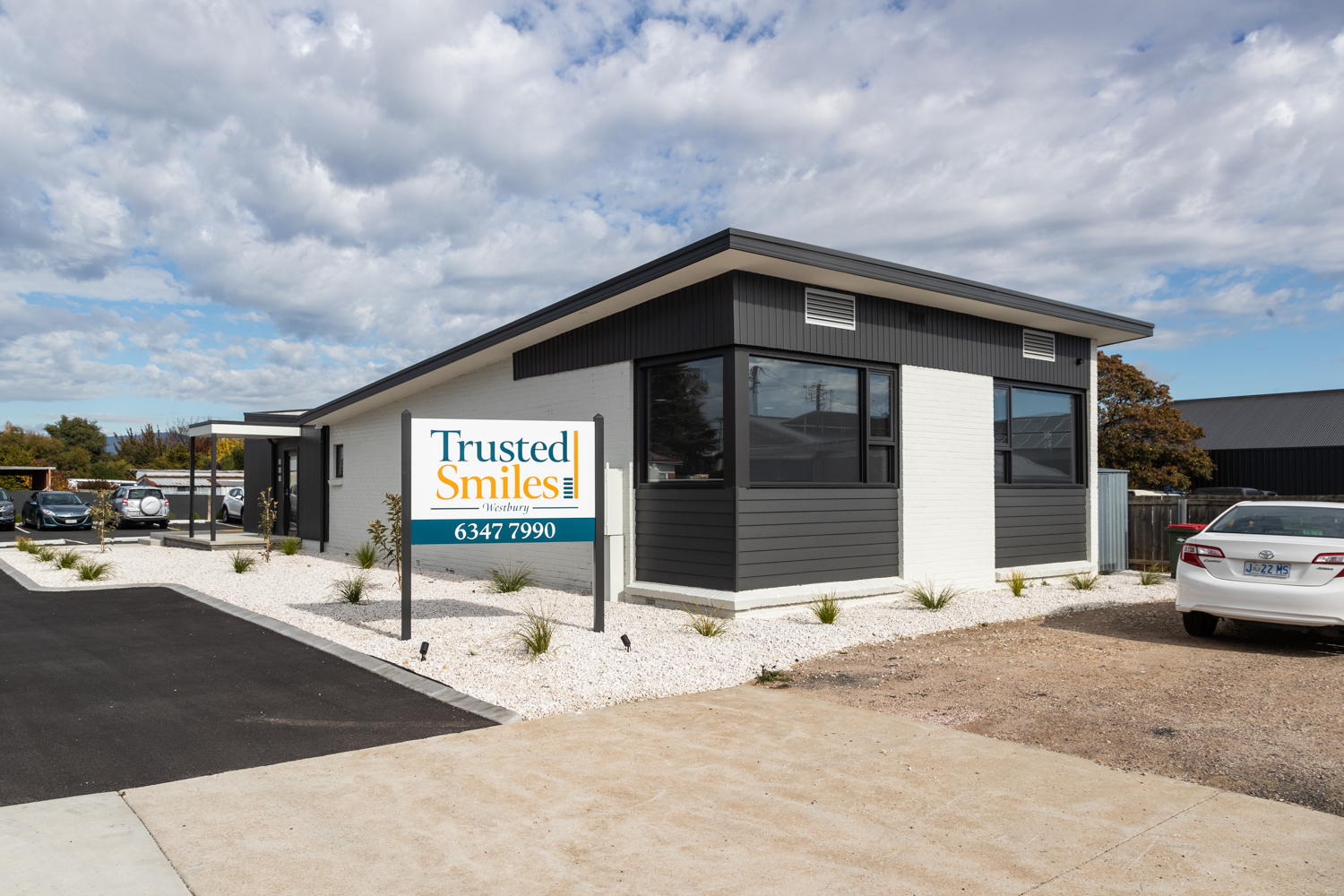 Trusted Smiles 1500px 300dpi 32