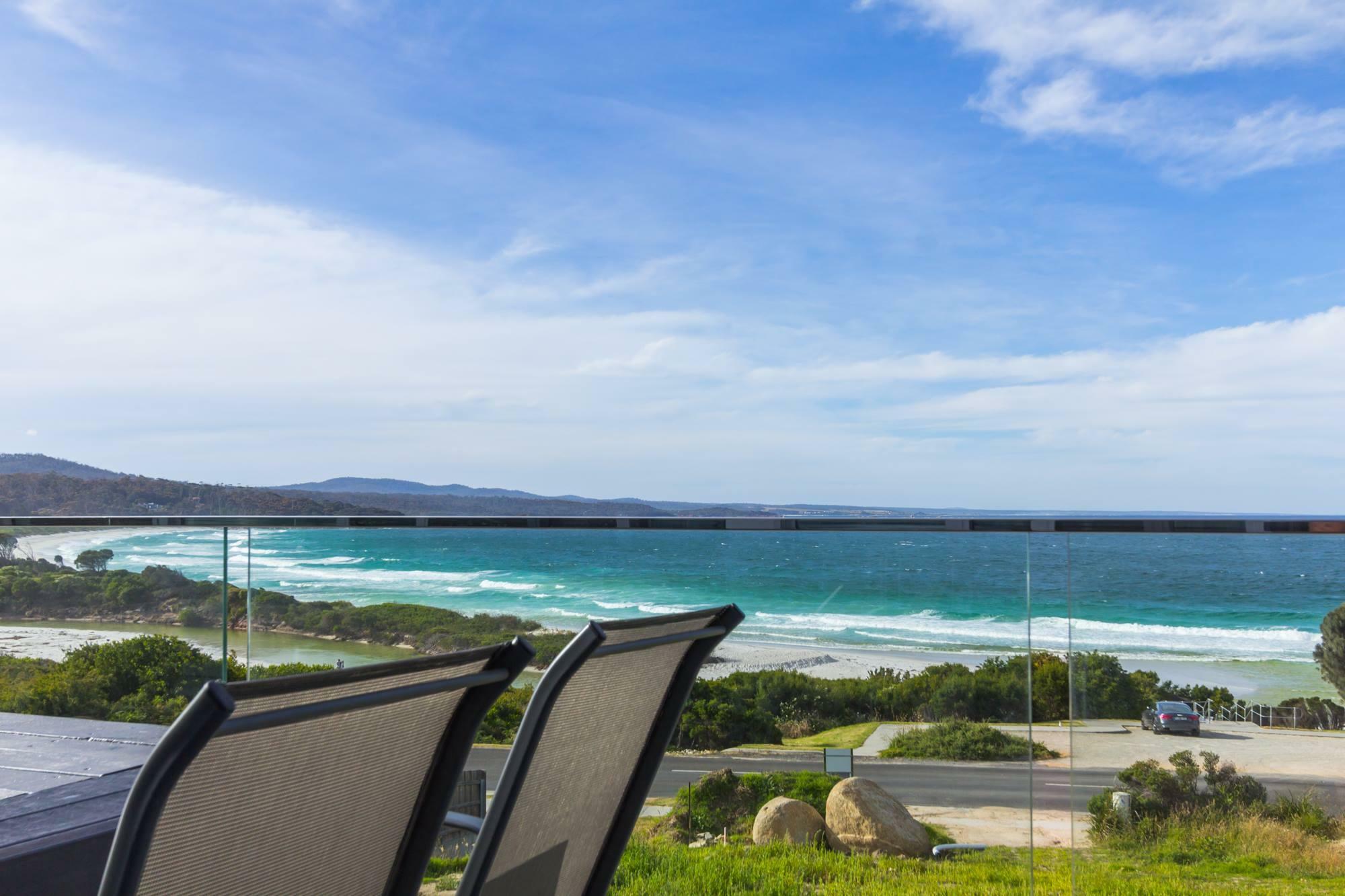 The binalong beach house 15